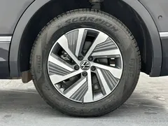 2022 Volkswagen Tiguan L 430PHEV Flagship, чёрный — фото 30