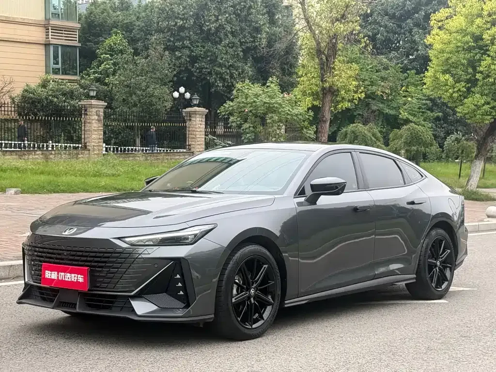 2022 Changan UNI-V 1.5T Premium