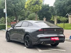 2022 Changan UNI-V 1.5T Premium — фото 4