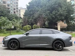2022 Changan UNI-V 1.5T Premium — фото 6