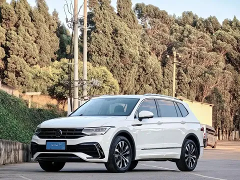 2022 Volkswagen Tiguan L 330TSI AT 2WD R-Line