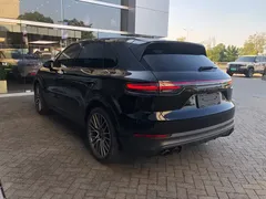 2023 Porsche Cayenne 3.0T Platinum Edition, чёрный — фото 4