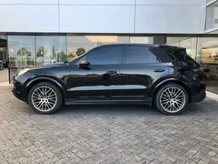 2023 Porsche Cayenne 3.0T Platinum Edition, чёрный — фото 5