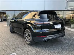 2023 Porsche Cayenne 3.0T Platinum Edition, чёрный — фото 11