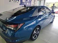 2021 Hyundai Elantra 1.5L CVT GLX Elite, синий — фото 7