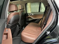 2021 BMW X5 xDrive40i Premium M Sport Package, чёрный — фото 5
