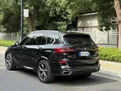 2021 BMW X5 xDrive40i Premium M Sport Package, чёрный — фото 6