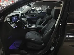 2023 Hongqi HS5 2.0T Pro, чёрный — фото 15