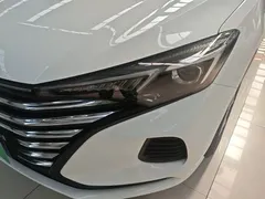 2021 Changan Eado PLUS 1.6L GDI CVT Elite, белый — фото 24