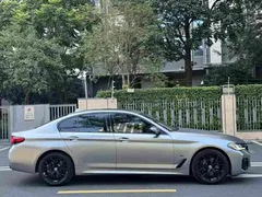 2021 BMW 5 Series 530i M Sport Package — фото 4
