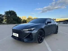 2023 Changan UNI-V iDD PHEV 1.5T 113km — фото 1