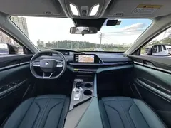 2023 Changan UNI-V iDD PHEV 1.5T 113km — фото 6