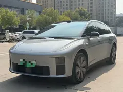 2025 Li Auto i6 4WD Standard — фото 1