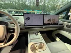 2025 Li Auto i6 4WD Standard — фото 6