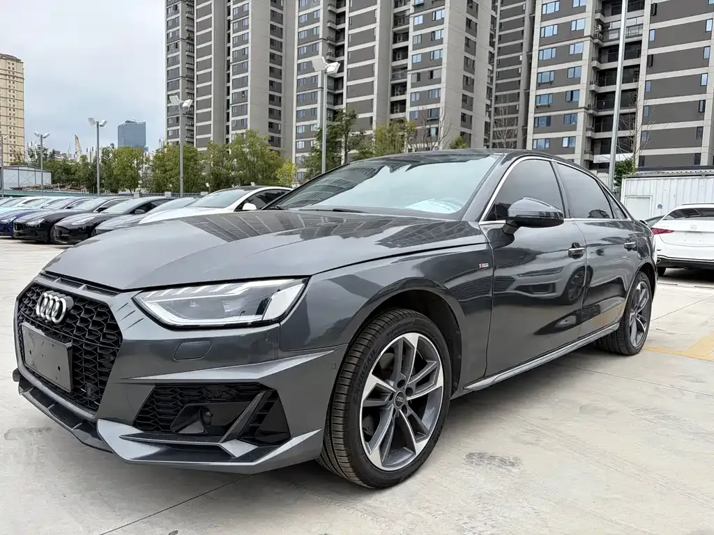 2023 Audi A4L 40 TFSI Luxury Dynamic