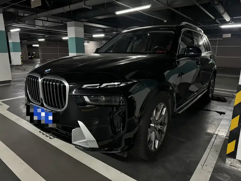 2022 BMW X7 xDrive40i Luxury Package