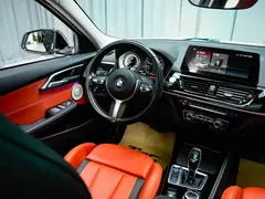 2021 BMW 1 Series 125i M Sport Night Edition, белый — фото 5