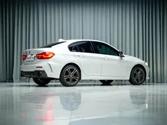 2021 BMW 1 Series 125i M Sport Night Edition, белый — фото 10