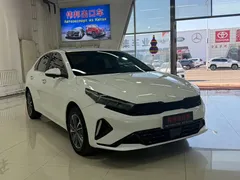 2023 Kia Cerato 1.5L CVT Luxury, белый — фото 3