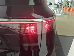 2025 Aito M8 EV Max+ 6-Seat Long Range 192-line Lidar, чёрный — фото 8