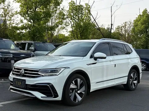 2023 Volkswagen Tiguan L 330TSI AT 2WD R-Line