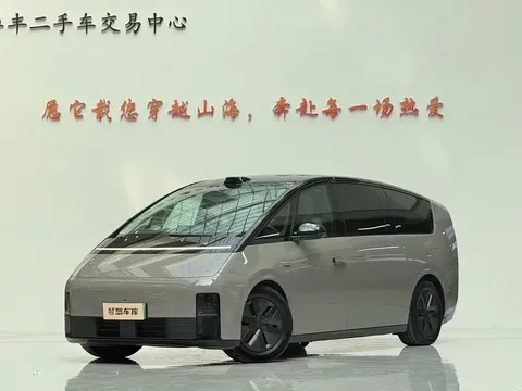 2024 Li Auto MEGA Ultra