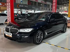 2022 BMW 5 Series 525Li M Sport Package, чёрный — фото 1