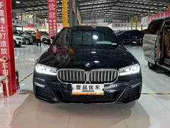 2022 BMW 5 Series 525Li M Sport Package, чёрный — фото 2