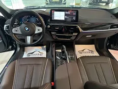 2022 BMW 5 Series 525Li M Sport Package, чёрный — фото 17