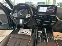 2022 BMW 5 Series 525Li M Sport Package, чёрный — фото 18