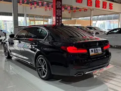 2022 BMW 5 Series 525Li M Sport Package, чёрный — фото 26