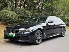 2022 BMW 5 Series 535Le PHEV M Sport Package, чёрный — фото 2