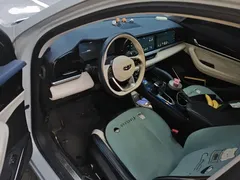 2022 Geely Monjaro 1.5T Thor Hi-F Hybrid Super, белый — фото 12