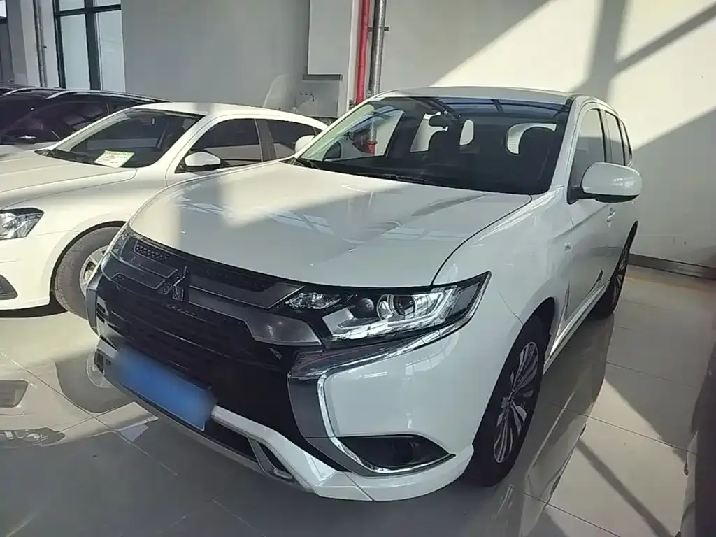 2021 Mitsubishi Outlander 2.0L 2WD 5-seat