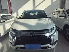 2021 Mitsubishi Outlander 2.0L 2WD 5-seat, белый — фото 3
