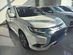 2021 Mitsubishi Outlander 2.0L 2WD 5-seat, белый — фото 4