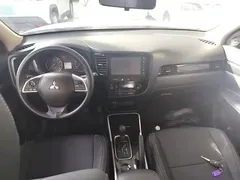 2021 Mitsubishi Outlander 2.0L 2WD 5-seat, белый — фото 10