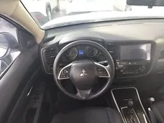 2021 Mitsubishi Outlander 2.0L 2WD 5-seat, белый — фото 11