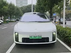 2025 Li Auto i8 Standard, белый — фото 1