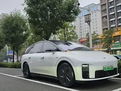 2025 Li Auto i8 Standard, белый — фото 2