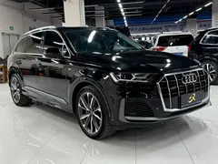 2022 Audi Q7 55 TFSI quattro S line Sport, чёрный — фото 3