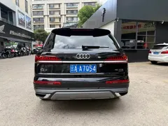 2021 Audi Q7 45 TFSI quattro S line Sport, чёрный — фото 4