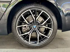 2021 BMW 5 Series 530Li Premium M Sport Package, чёрный — фото 18