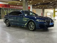 2021 BMW 5 Series 525Li M Sport Package, синий — фото 3