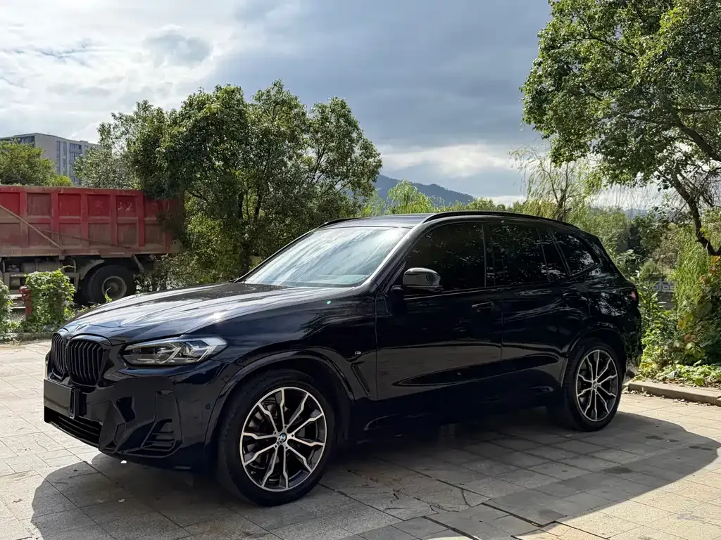 2022 BMW X3 Leading M Night Package