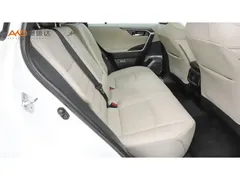 2021 Toyota RAV4 2.0L 4WD Premium, белый — фото 8