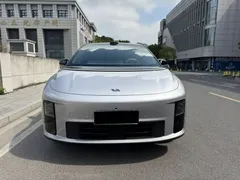 2025 Li Auto i6 4WD Standard — фото 2