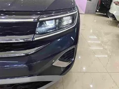 2021 Volkswagen Talagon 530TSI 4WD Flagship Pro, синий — фото 11