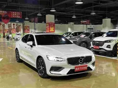 2021 Volvo S60 T4 Luxury, белый — фото 2