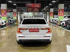 2021 Volvo S60 T4 Luxury, белый — фото 8